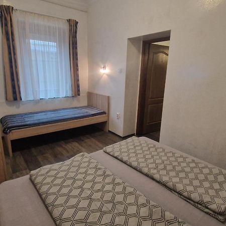 Bem Downtown Apartment Debrecen Habitación foto